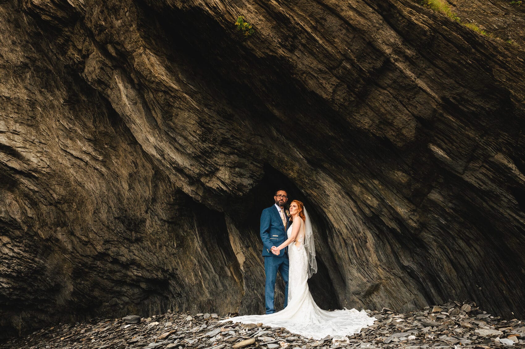 Tunnels Beaches Wedding venue - Bride and groom portrait