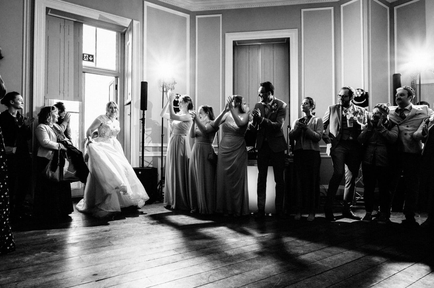 bride enters the dancefloor