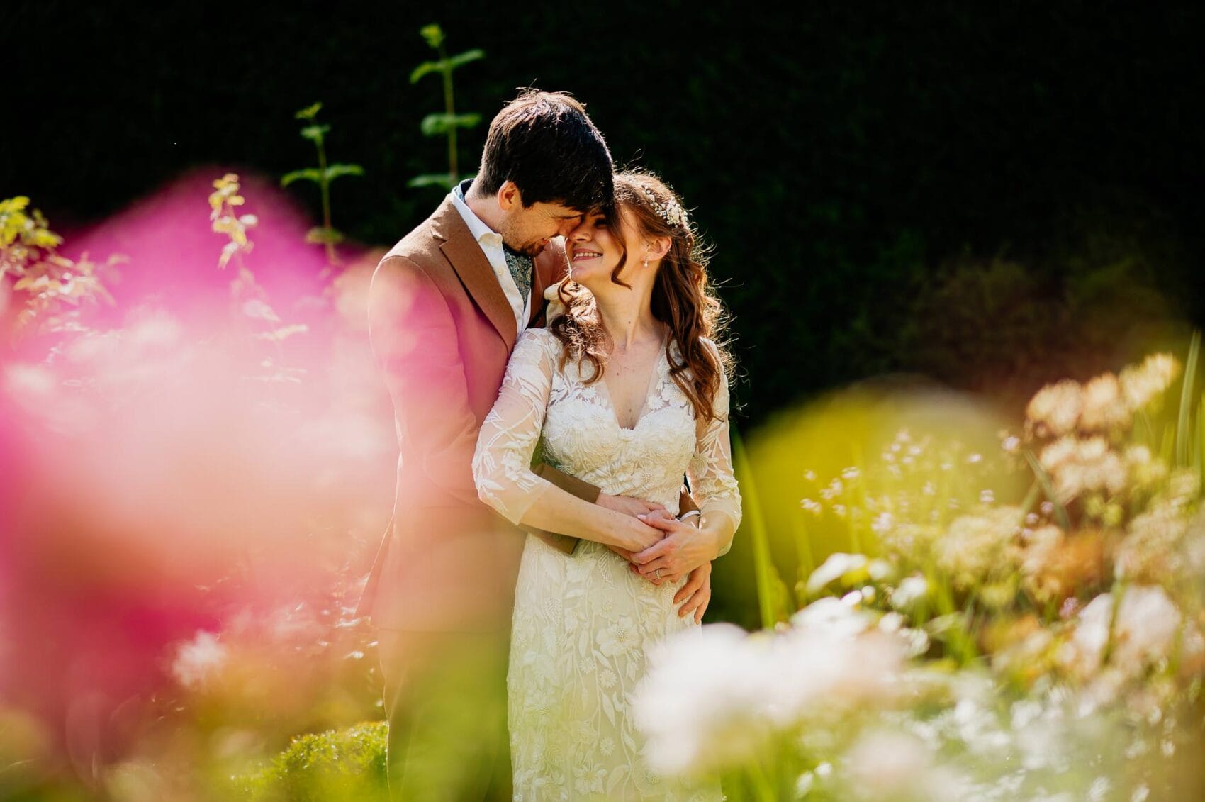 Summer colours at Owlpen Manor weddding